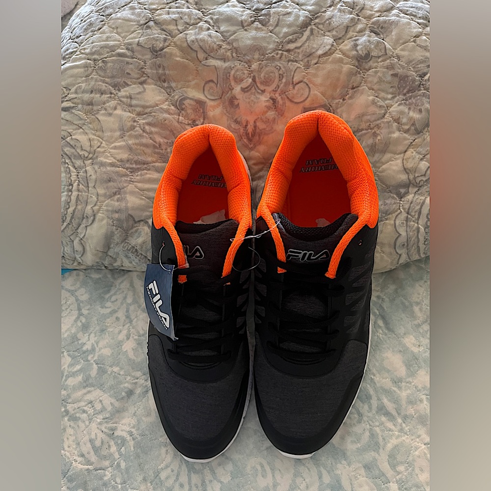 Fila tennis shoes for men,size 13. Brand new with tags